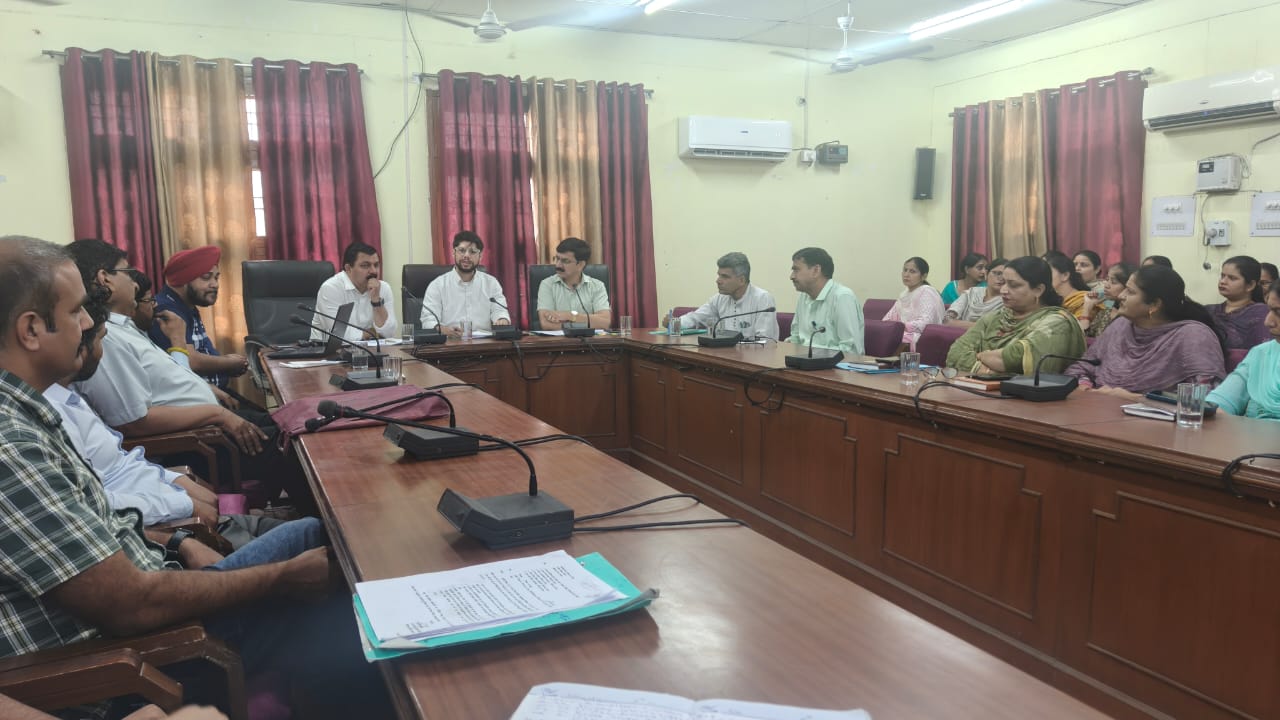 Meeting held for selection of BPL families, application date extended till 17th.